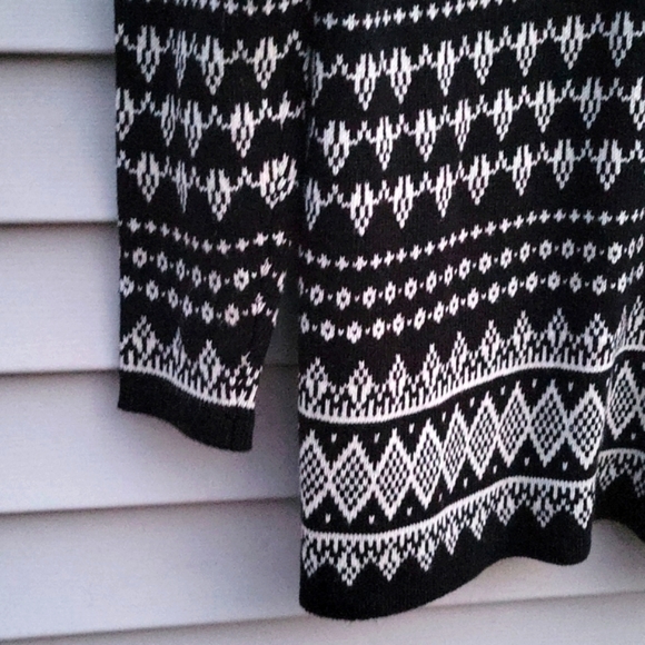 CHRISTOPHER &BANKS WOMENS SWEATER SIZE MEDIUM NWT - Picture 14 of 16